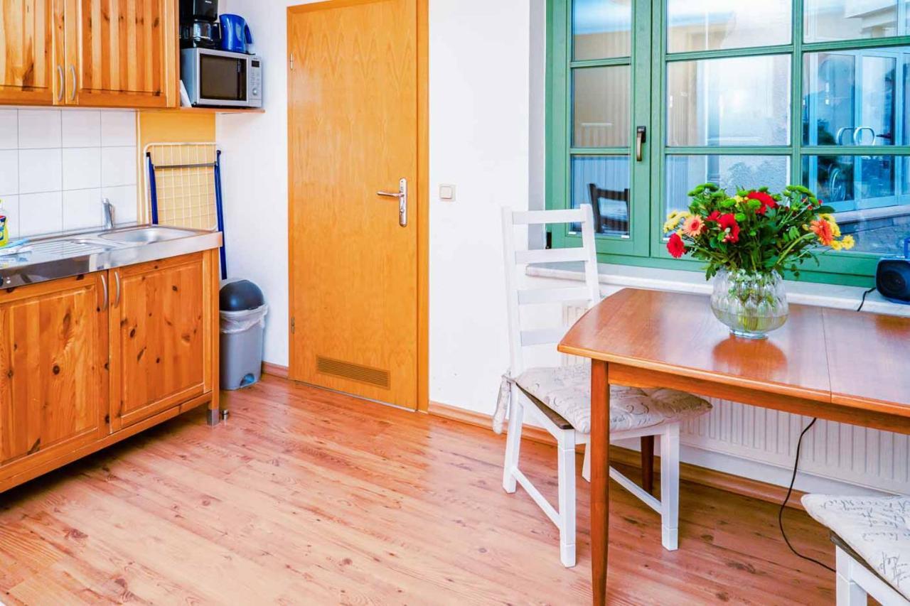 Apartmenthaus Chrischanshof Росток Екстериор снимка